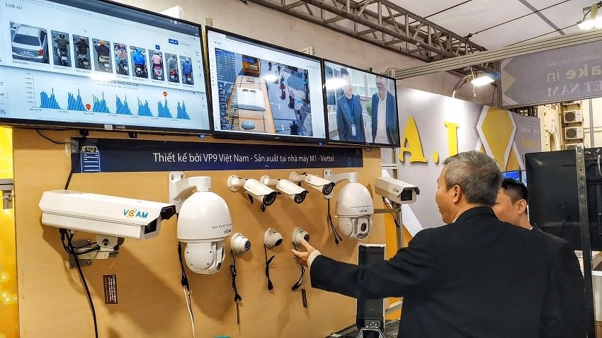 Sản phẩm công nghệ số Việt Nam Các sản phẩm, dịch vụ ICT ứng dụng AI được DN công nghệ số Việt Nam sản xuất.