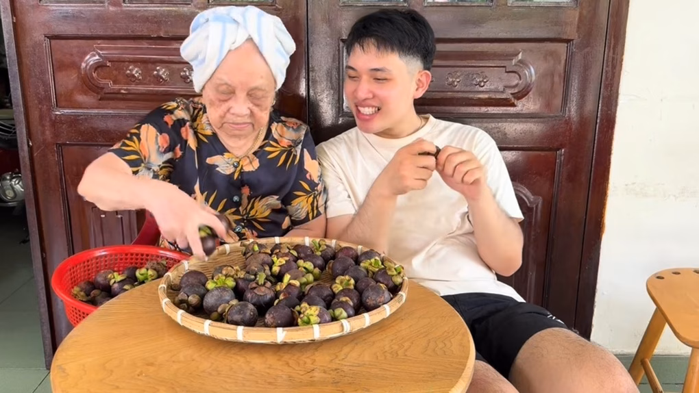 Cháu đòi nợ bà nội Bà nội 85 tuổi ngơ ngác vì bị cháu trai “đòi nợ” khiến dân mạng bật cười