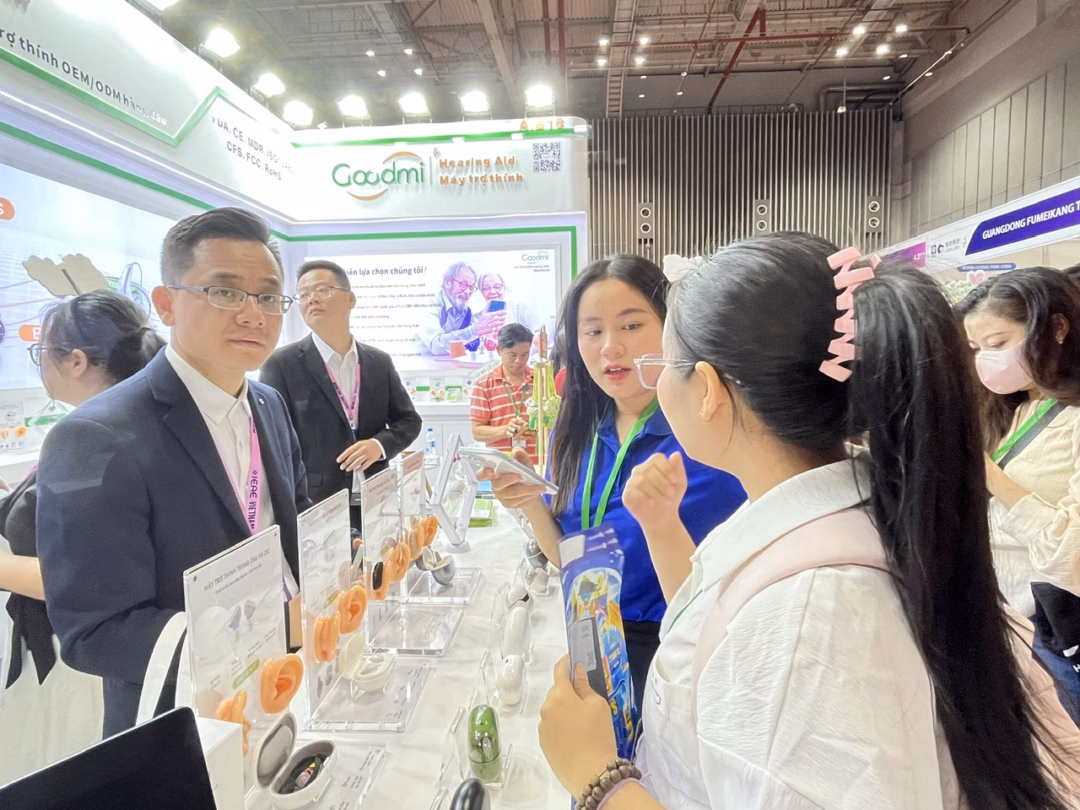 Tràn ngập phụ kiện Trung Quốc tại Triển lãm Quốc tế Điện tử và Thiết bị thông minh Việt Nam2025 Tràn ngập phụ kiện Trung Quốc tại Triển lãm Quốc tế Điện tử và Thiết bị thông minh Việt Nam2025