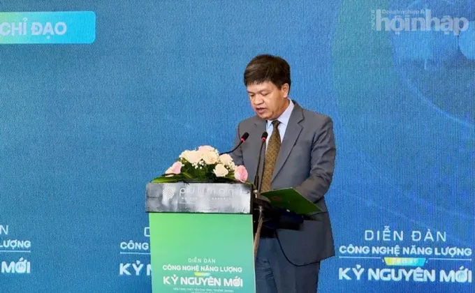 Công nghệ năng lượng trong kỷ nguyên mới: Chìa khóa cho tăng trưởng bền vững Ông Tạ Đình Thi, Phó Chủ nhiệm Ủy ban Khoa học, Công nghệ và Môi trường của Quốc hội phát biểu tại diễn đàn