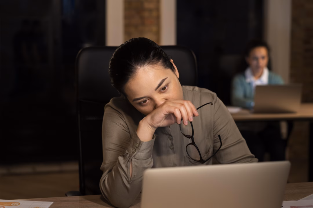 Vấn đề về đào tạo là một trong những nguyên nhân khiến nhân sự giỏi rời đi (Ảnh minh họa: Freepik).