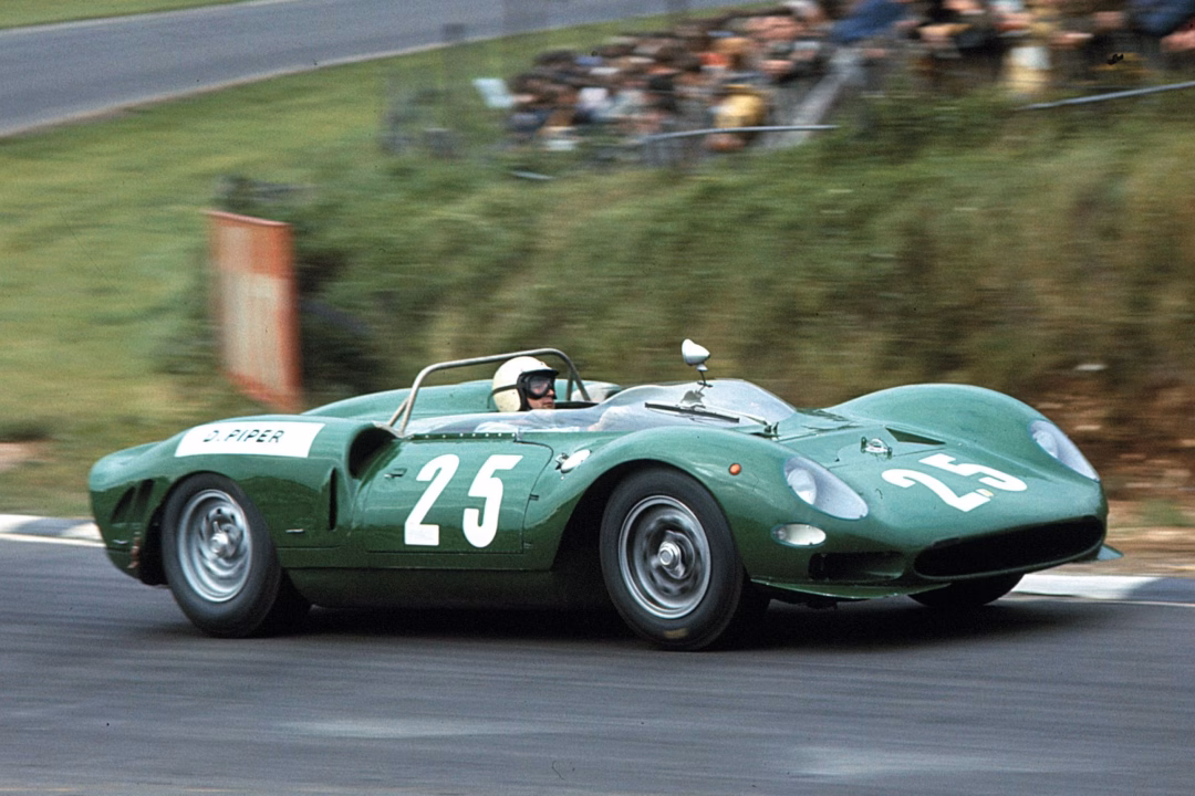 Ferrari hé lộ màu sơn độc đáo lấy cảm hứng từ lịch sử đua xe Xanh lá cũng là một tùy chọn ít người nghĩ đến khi nhắc tới thương hiệu Ferrari. Màu sơn này từng được sử dụng trên chiếc Ferrari 365 P2 của tay đua David Piper, người chiến thắng chặng 9 Hours of Kyalami vào năm 1965 và 1966.