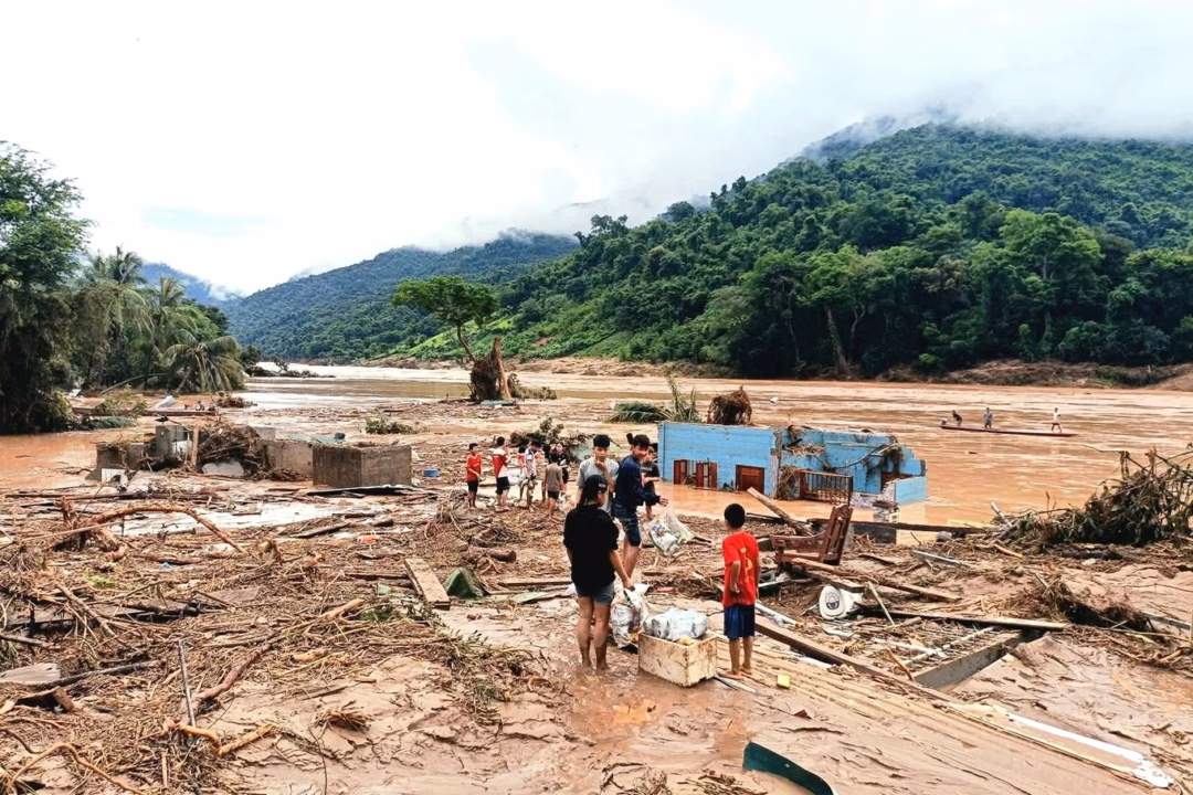 Cứu trợ Nghệ An: Người dân cần thuốc men, gạo và hy vọng sau lũ Xã Mỹ Lý thiệt hại nặng nề sau cơn lũ lịch sử (Ảnh: Lương Bảy).
