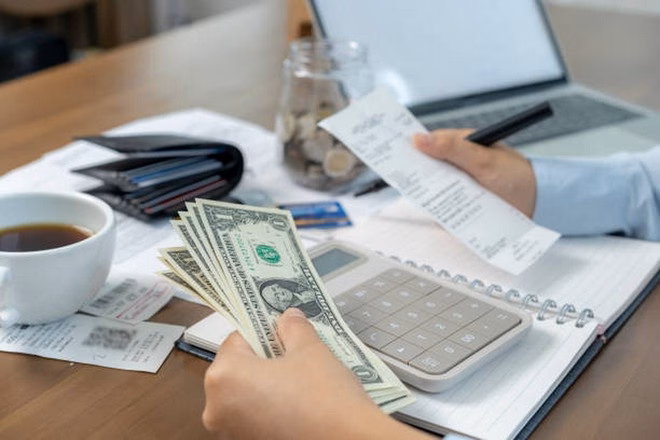 Kh&ocirc;ng tằn tiện, kh&ocirc;ng phung ph&iacute;: C&aacute;ch người ti&ecirc;u d&ugrave;ng chi tiền năm 2026