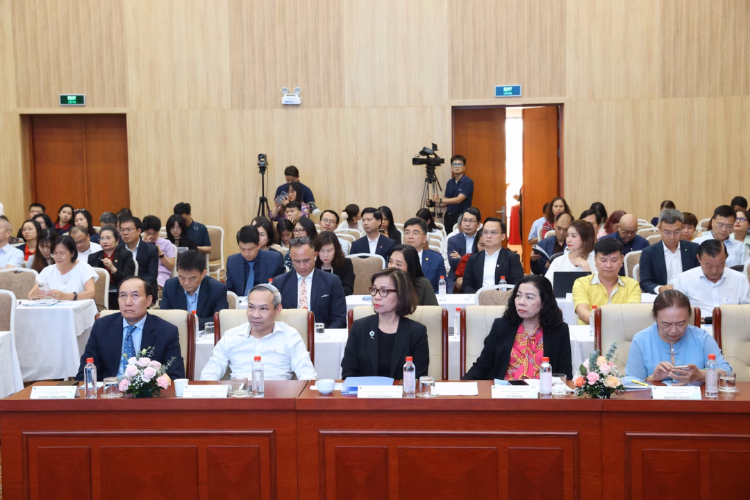 Hội thảo “Nghị quyết68-NQ/TW về phát triển kinh tế tư nhân: Cơ hội nào cho các Doanh nghiệp niêm yết và Công ty đại chúng?” Hội thảo “Nghị quyết68-NQ/TW về phát triển kinh tế tư nhân: Cơ hội nào cho các Doanh nghiệp niêm yết và Công ty đại chúng?”