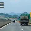 Một đoạn tuyến cao tốc Bắc-Nam 4 làn xe hạn chế được đưa vào vận hành, khai thác. Một đoạn tuyến cao tốc Bắc-Nam