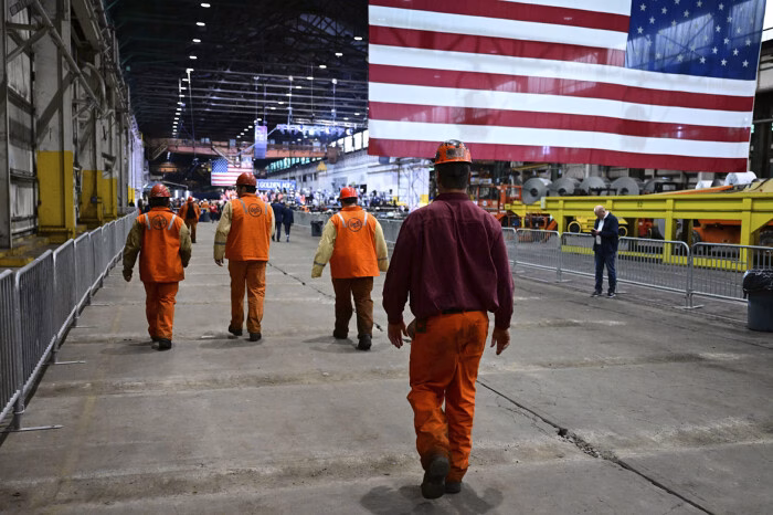 Công nhân tại nhà máy thép US Steel