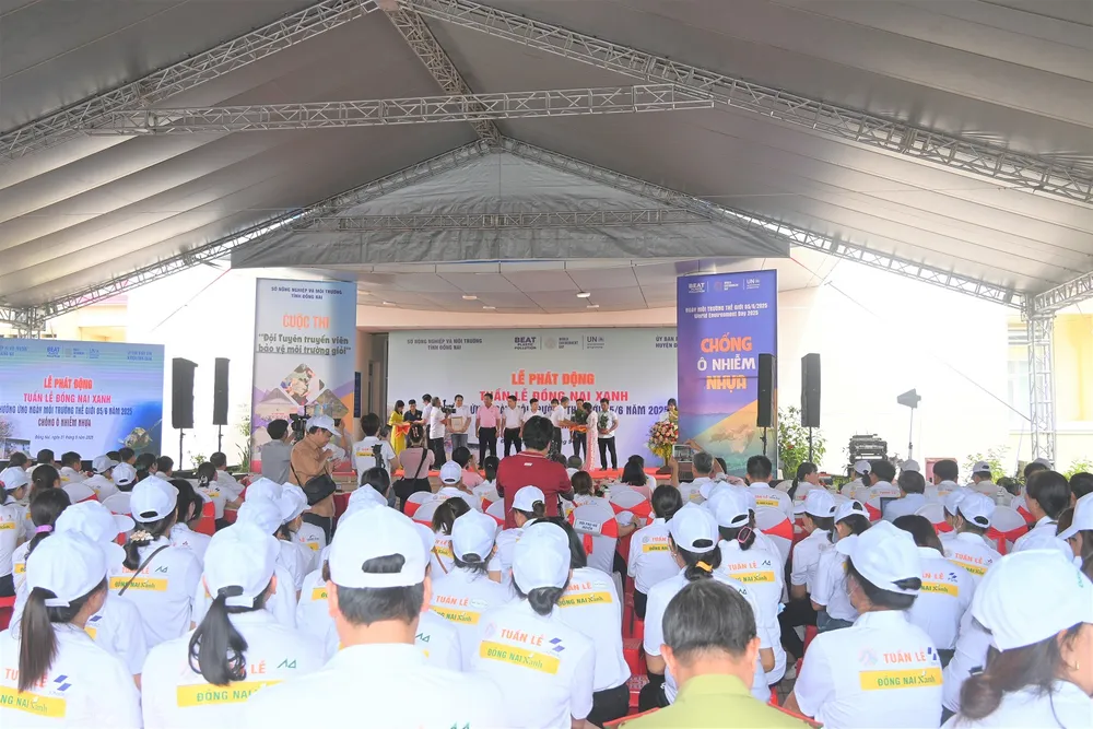 Đông đảo người dân tham gia chương trình Tuần lễ Đồng Nai xanh Đông đảo người dân tham gia chương trình Tuần lễ Đồng Nai xanh