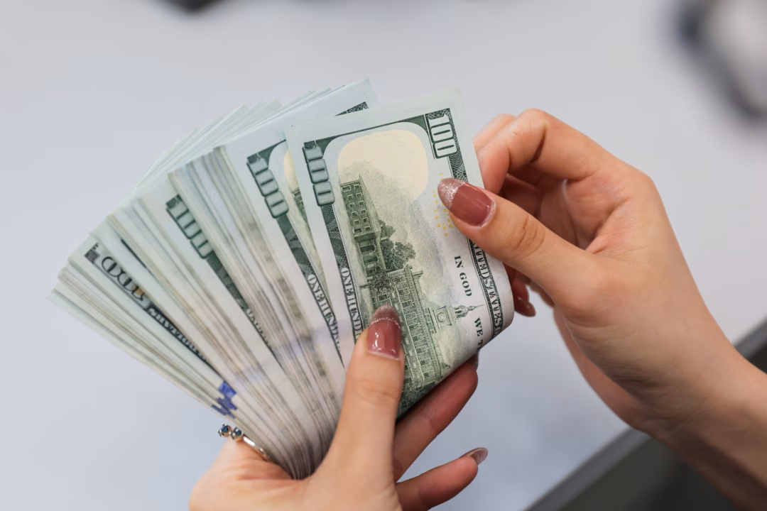 UOB cập nhật dự báo tỷ giá USD/VND UOB cập nhật dự báo tỷ giá USD/VND 26.300 đồng trong quý 3/2025.