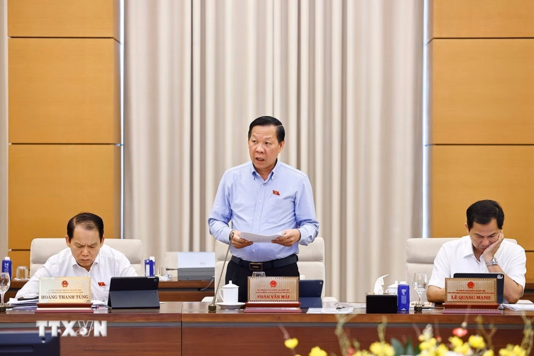 Chủ nhiệm Ủy ban Kinh tế và Tài chính của Quốc hội Phan Văn Mãi Chủ nhiệm Ủy ban Kinh tế và Tài chính của Quốc hội Phan Văn Mãi phát biểu