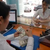 Ngân hàng UOB dự đánh giá USD sẽ tiếp tục suy yếu. Ngân hàng UOB dự đánh giá USD sẽ tiếp tục suy yếu.