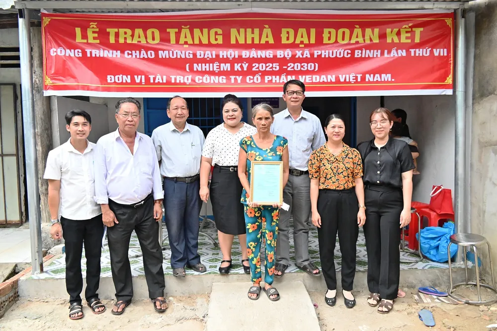 Công ty Vedan Việt Nam trao tặng nhà đại đoàn kết tại xã Phước Bình Vedan Việt Nam trao tặng nhà đại đoàn kết tại xã Phước Bình