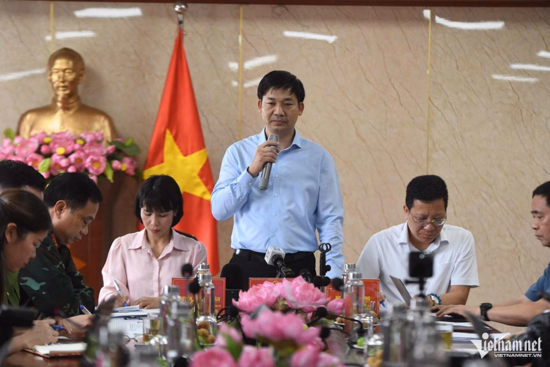 Quảng Ninh tìm kiếm cứu hộ vụ tàu du lịch bị lật, 35 người chết Hội nghị sẽ cung cấp thông tin cụ thể về sự cố lật tàu. Ảnh: Thạch Thảo