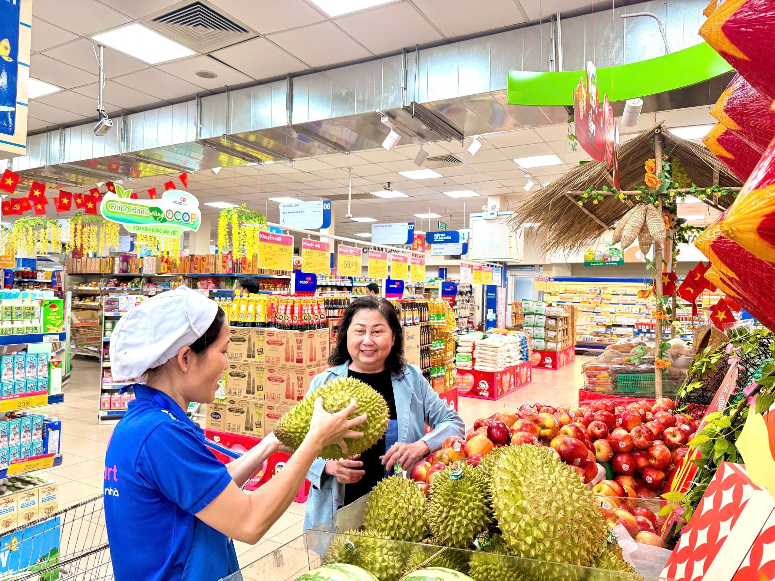 Saigon Co.op giảm giá thực phẩm thiết yếu trong chương trình “Bếp ta – món ta” Đa dạng mặt hàng giảm giá đến 50%