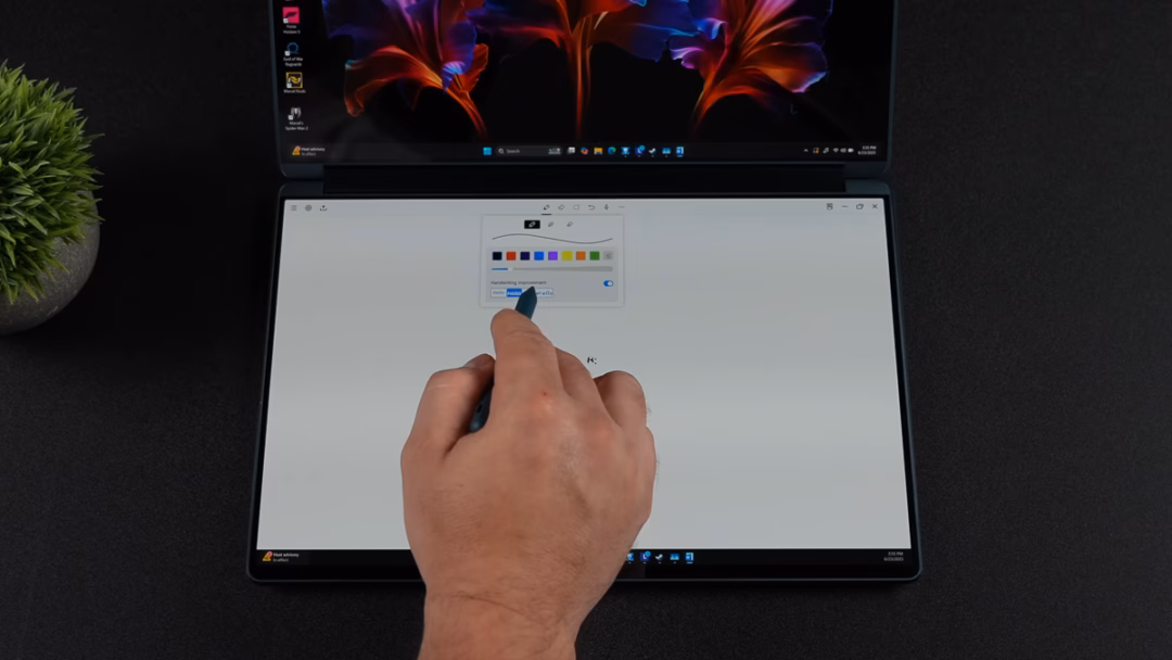 Lenovo Yoga Book 9i Gen 10 – Ultrabook hai màn hình OLED ấn tượng