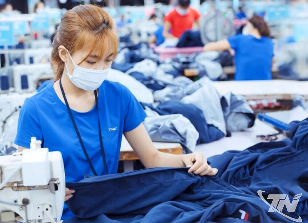 Ngành may mặc Thái Nguyên tăng trưởng mạnh mẽ trong xuất khẩu và đầu tư công nghệ Sản xuất hàng may mặc mặc xuất khẩu tại Công ty CP Đầu tư và Phát triển TDT.
