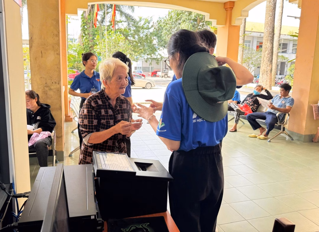 Sinh viên TP.HCM giúp địa phương giải quyết vấn đề cấp bách qua chiến dịch Mùa hè xanh Hỗ trợ địa phương vận hành chính quyền 2 cấp