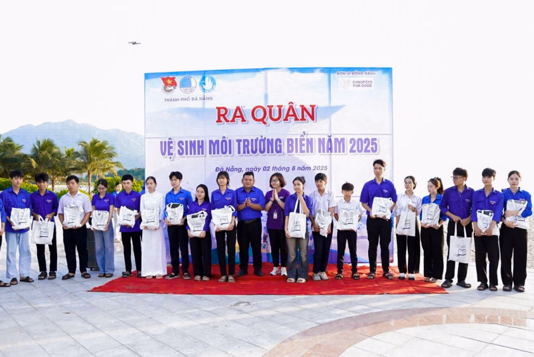 Đà Nẵng ra quân vệ sinh môi trường biển và nhiều hoạt động bảo vệ cảnh quan