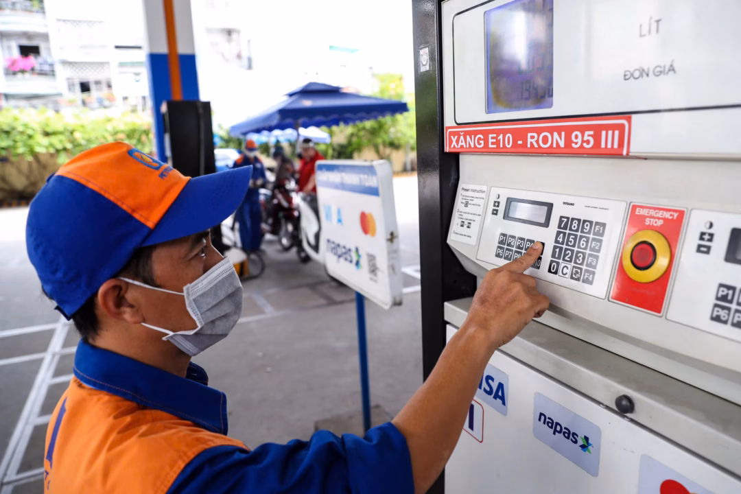 Thị trường ô tô Việt Nam tăng trưởng sau nửa đầu năm 2025, xe 'xanh' chiếm 29% thị phần
