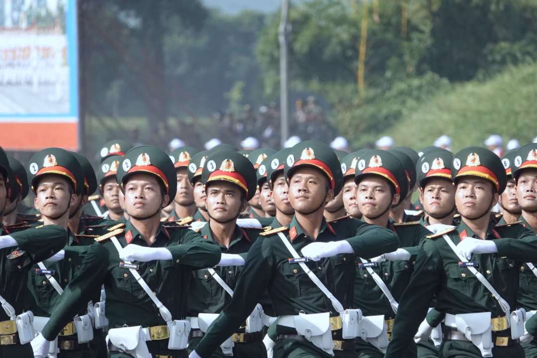 43 khối đội ngũ diễu binh trong ngày Quốc khánh 2/9 Khối sĩ quan Hậu cần - Kỹ thuật và Công nghiệp quốc phòng.