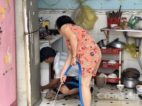 TP HCM: Gió lốc mạnh gây hư hỏng nhiều phòng trọ