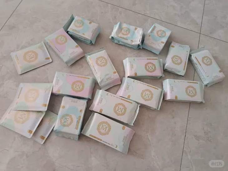 Băng vệ sinh gây ung thư của KOL Tân Ba vượt ngưỡng quy định hàng chục nghìn lần Nhiều người tiêu dùng Trung Quốc lo ngại khi đã sử dụng sản phẩm của M.Password suốt nhiều năm liền - Ảnh: REDNOTE