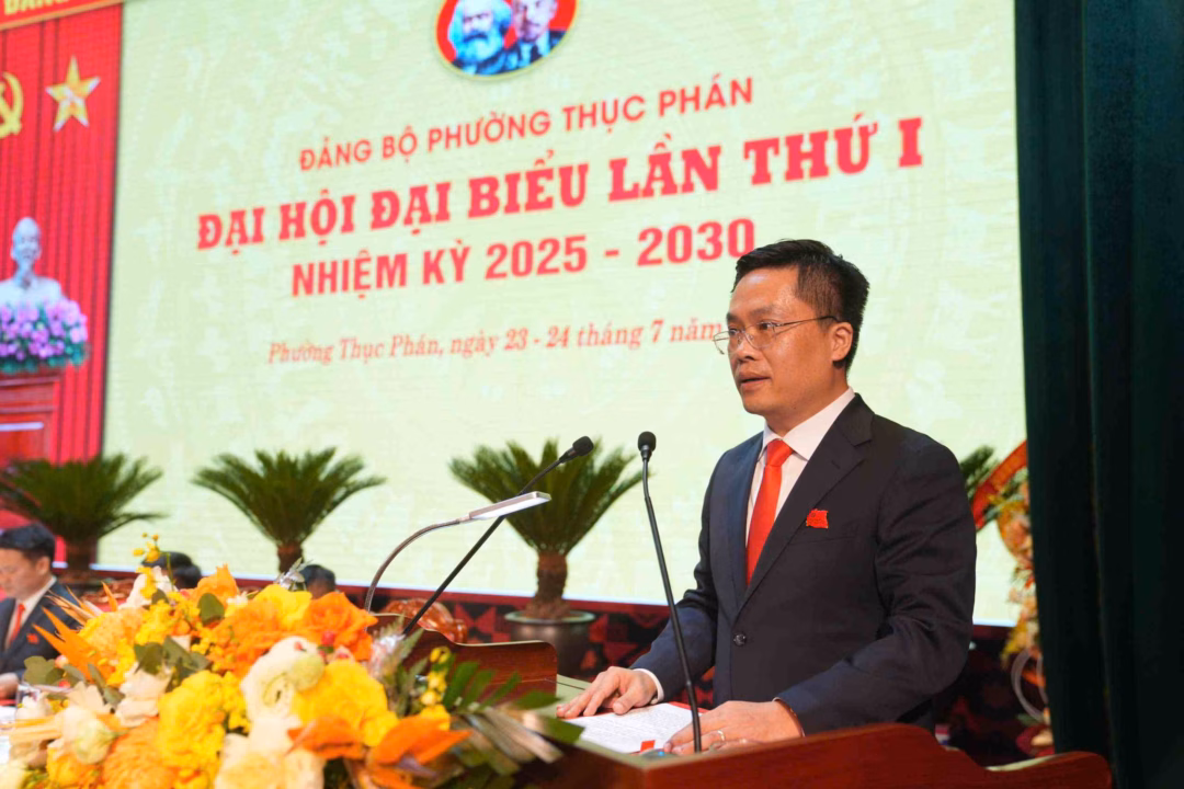 Cao Bằng: Đại hội điểm Đảng bộ phường Thục Phán với tinh thần đổi mới và phát triển bền vững Bí thư Đảng ủy phường Thục Phán Nguyễn Thế Hoàn phát biểu khai mạc đại hội. Ảnh: Tân Văn