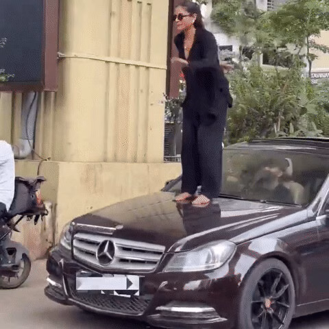 Cô gái nghiện TikTok bị khởi tố vì nhảy trên nắp capo Mercedes-Benz