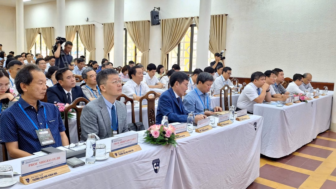 Đại học Huế tổ chức Hội thảo quốc tế về Công nghệ và Quản lý Xanh hướng tới phát triển bền vững Nhiều đại biểu quốc tế uy tín trong lĩnh vực nghiên cứu môi trường tham dự tại hội thảo.