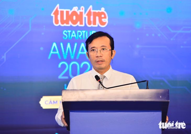 Khởi động giải thưởng Tuổi Trẻ Startup Award 2025: Cùng AI kiến tạo tương lai Nhà báo Trần Xuân Toàn, phó tổng biên tập báo Tuổi Trẻ - Ảnh: QUANG ĐỊNH