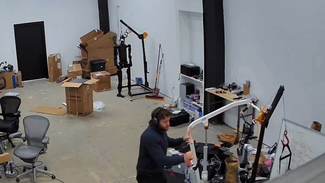 Rủi ro từ robot hình người và nhu cầu tiêu chuẩn đạo đức AI