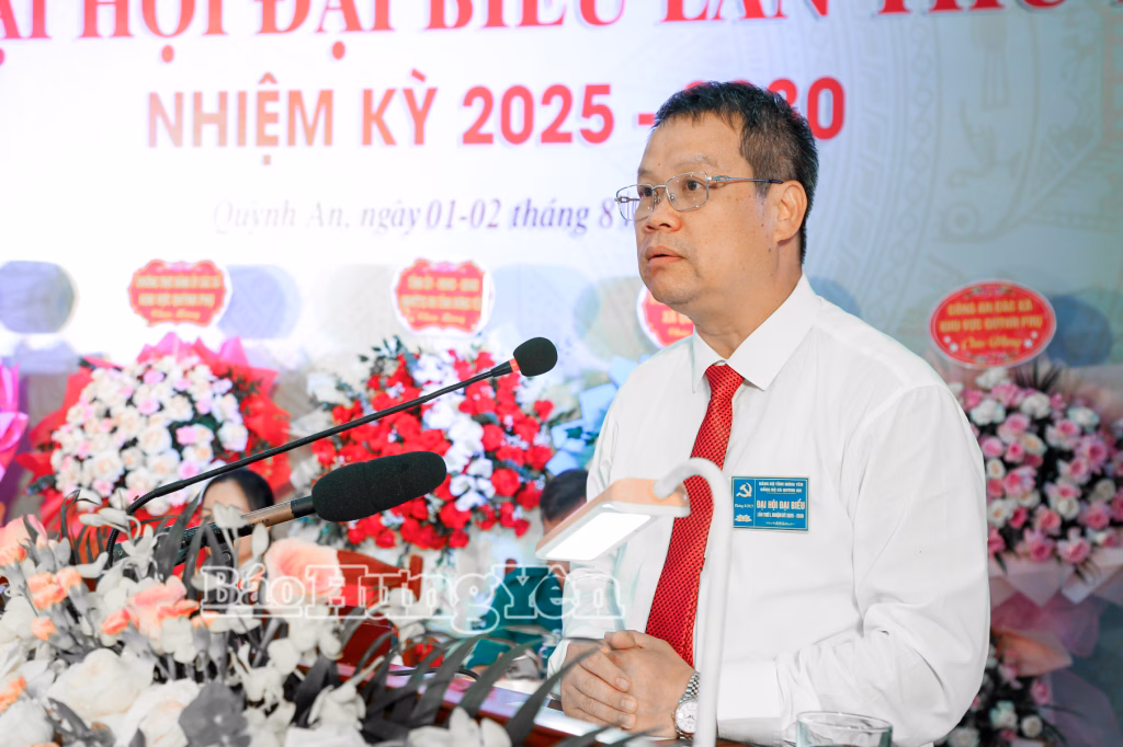 Đồng chí Nguyễn Mạnh Hùng, Phó Bí thư Tỉnh ủy, Chủ tịch Ủy ban MTTQ Việt Nam tỉnh phát biểu chỉ đạo tại Đại hội.