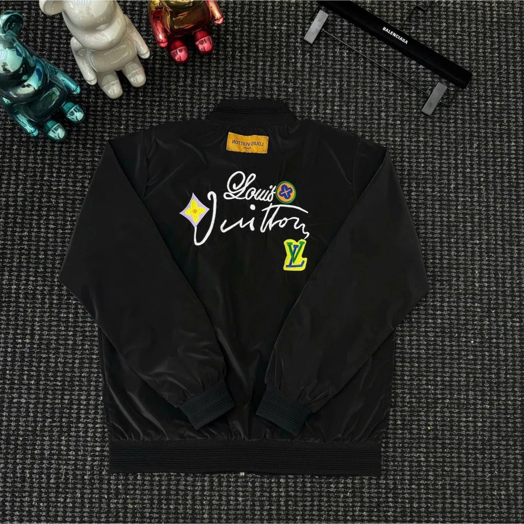 Áo Khoác Gió LV Có Đảm Bảo Chất Lượng Như Quảng Cáo? Tôi Đã Tìm Hiểu Và Đây Là Điều Tôi Phát Hiện