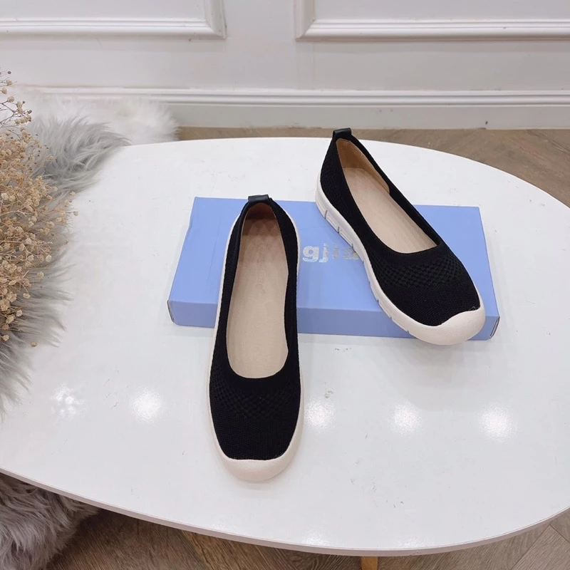 Tôi đã tìm được đôi giày slip-on nữ hoàn hảo mà không biết cách chọn size đúng để thoải mái cả ngày