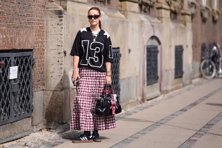 Xu hướng thời trang thập niên 90 trở lại: Làm mới phong cách mùa thu 2023