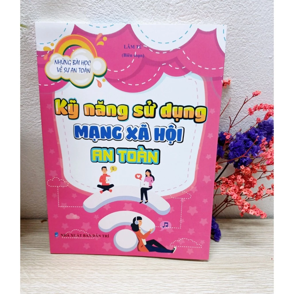 Mẹ Bỉm Cần Biết: Làm Thế Nào Để Dạy Con Sử Dụng Mạng Xã Hội An Toàn Từ Những Trang Sách Thiếu Nhi