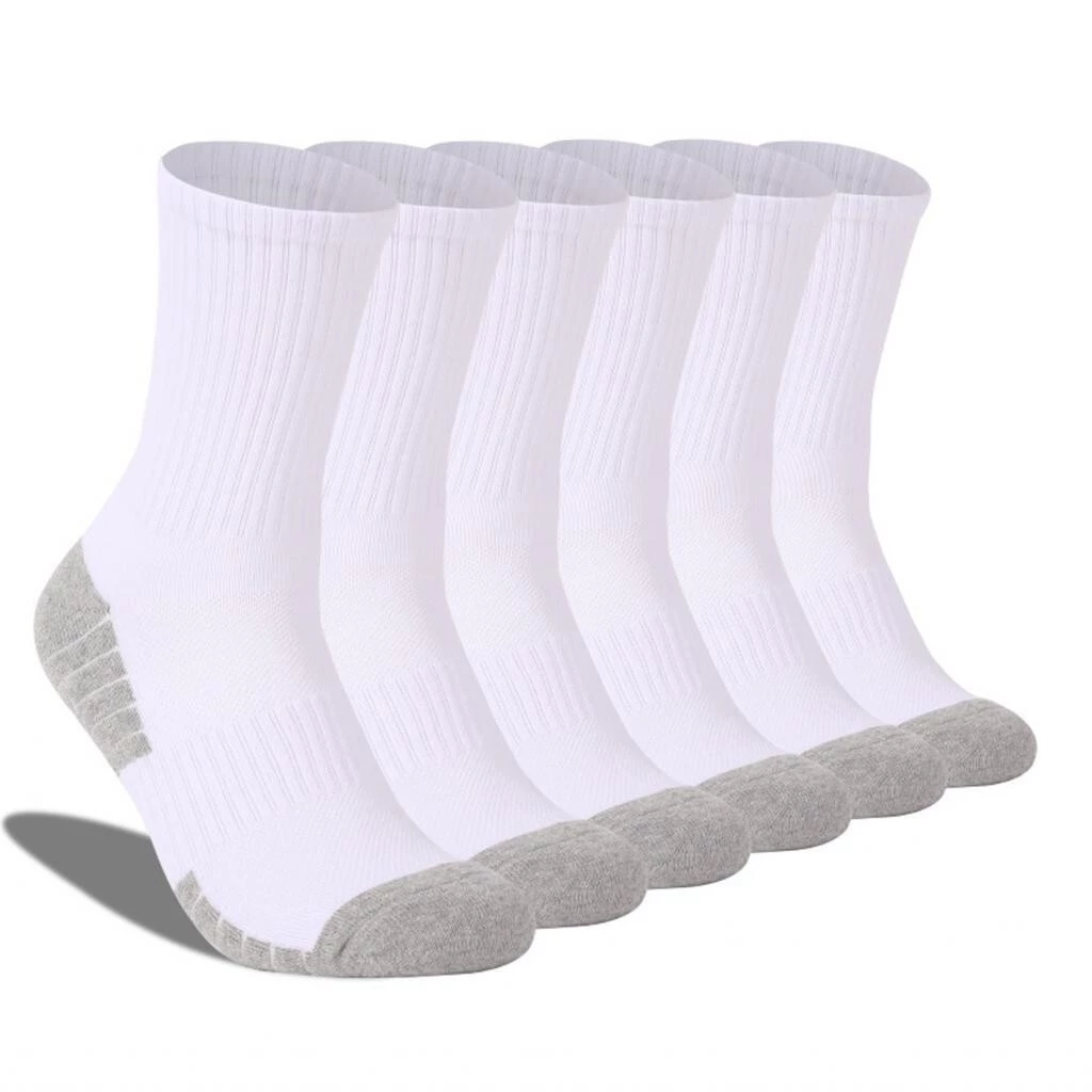 Tại sao tất chạy bộ thông hơi lại là bí quyết giúp tôi chinh phục những ngọn núi cao mà không bị đau chân?