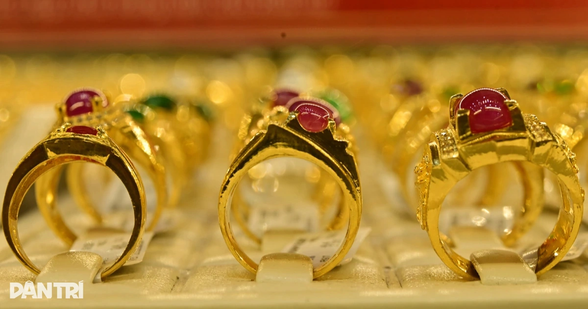 Giá Vàng Miếng SJC Đạt Mốc Kỷ Lục 162 Triệu Đồng/Lượng – Nguyên Nhân & Dự Báo 2026