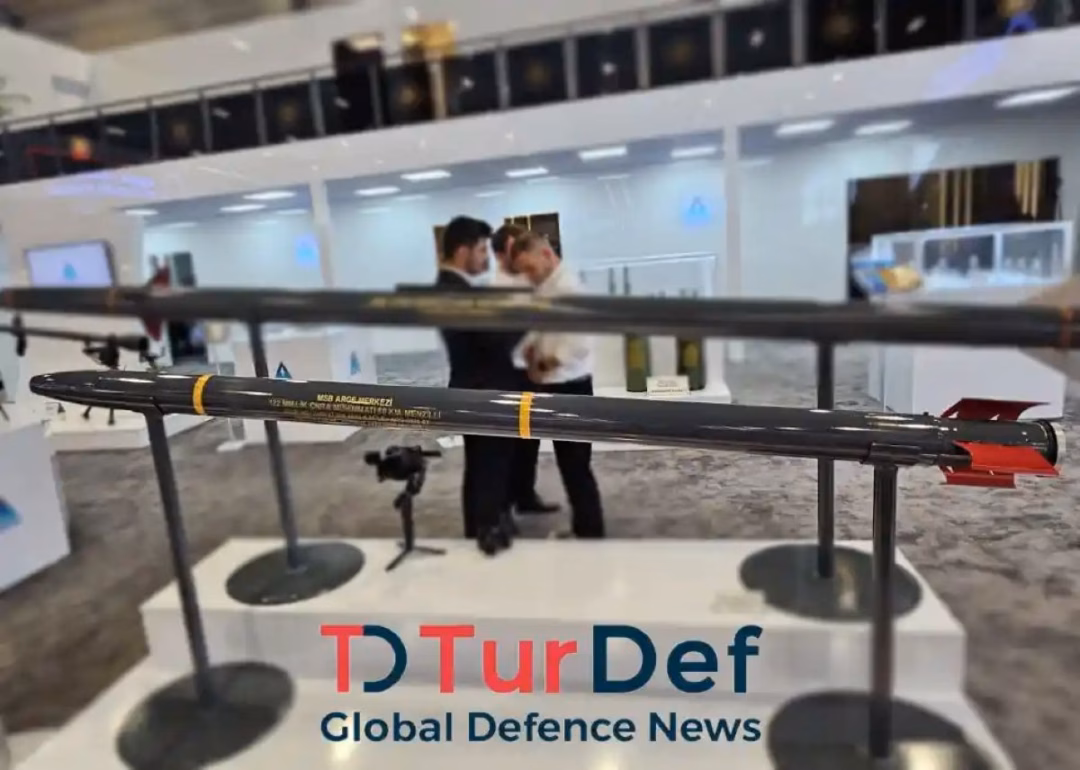 Tr&igrave;nh diễn t&ecirc;n lửa T-122 Sakarya tại IDEF 2025