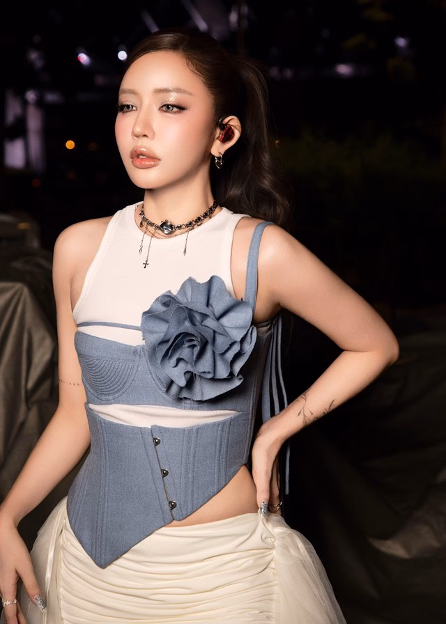 Bích Phương comeback gây tranh cãi về nhan sắc và giọng hát Phản ứng cư dân mạng
