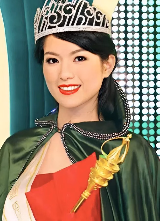 Cẩu Vân Tuệ – Mỹ nhân showbiz trải qua 7 năm ‘từ đỉnh cao đến vực sâu’