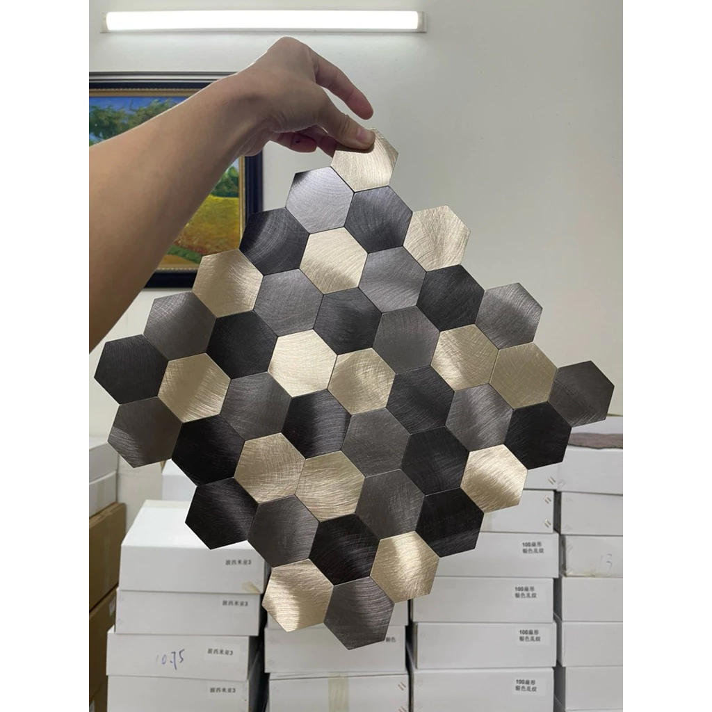 Làm thế nào để tấm dán trang trí không bị bong tróc sau vài tháng sử dụng?