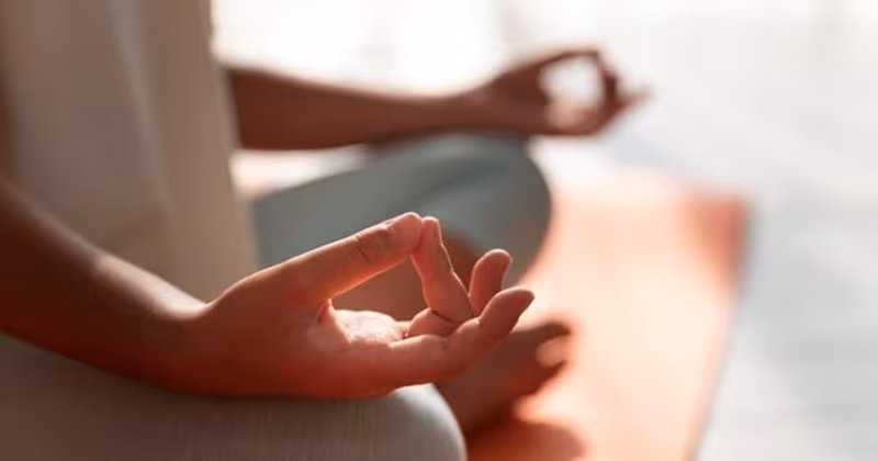 4 tư thế yoga giảm đau cổ và vai gáy trong mùa lạnh – Hướng dẫn chi tiết