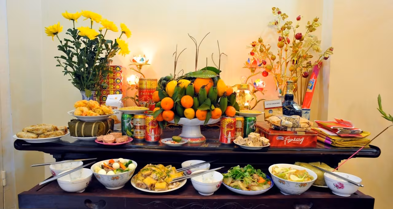 Văn khấn mùng 1 tháng 12 âm lịch 2025: Lời cầu bình an cuối năm