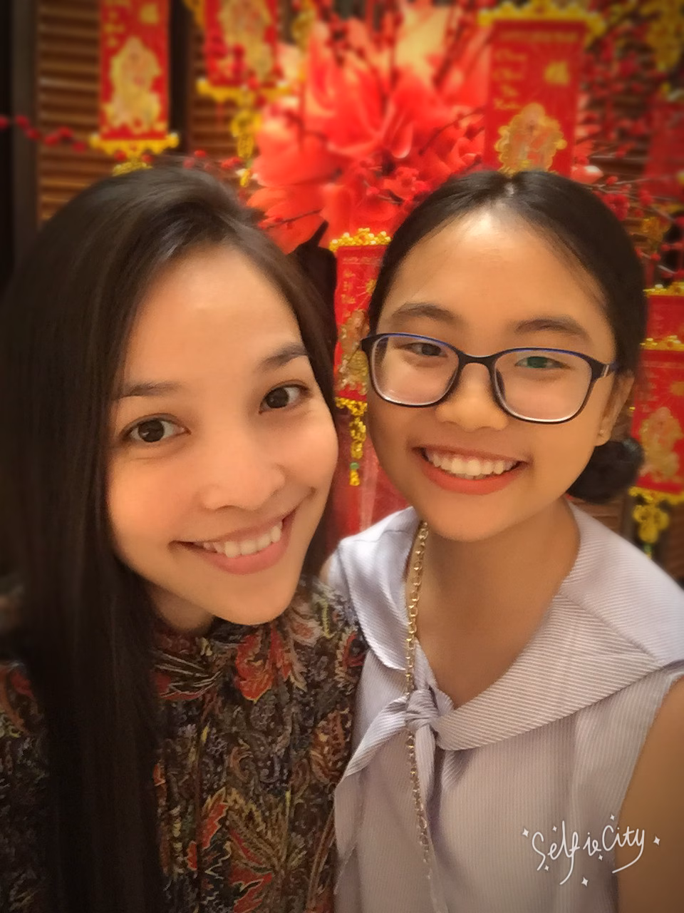 Hiền Thục và Phương Mỹ Chi Hiền Thục và Phương Mỹ Chi vẫn giữ liên lạc