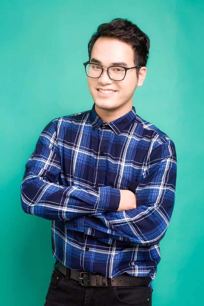 Nhạc sĩ Khắc Hưng Nhạc sĩ Khắc Hưng