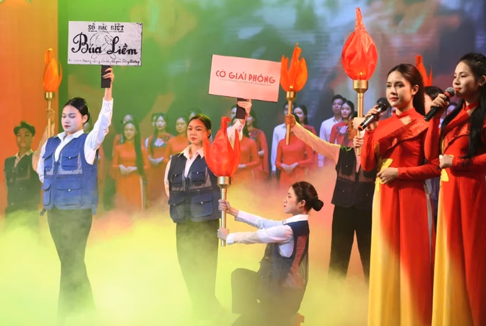 Chương trình nghệ thuật đặc biệt chào mừng 100 năm Ngày Báo chí cách mạng Việt Nam Chương trình nghệ thuật đặc biệt chào mừng 100 năm Ngày Báo chí cách mạng Việt Nam