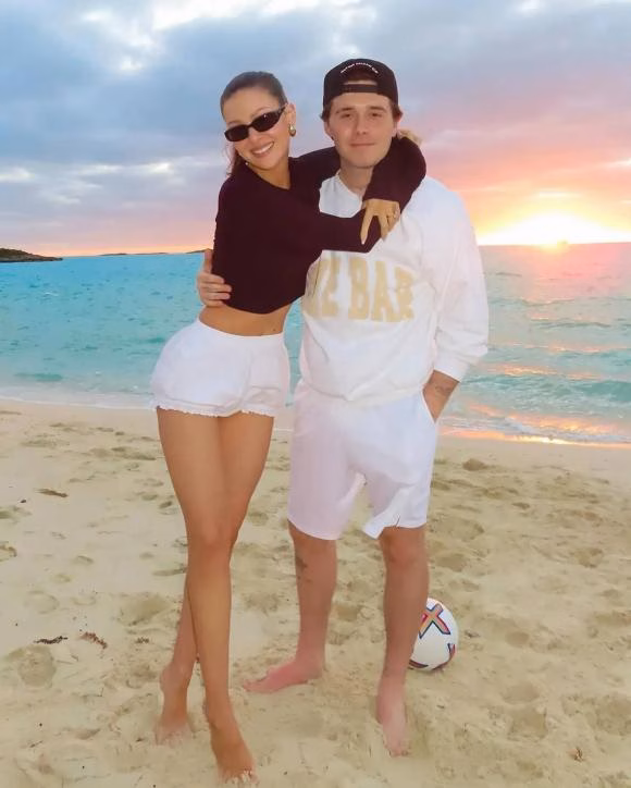 Brooklyn Beckham và gia đình