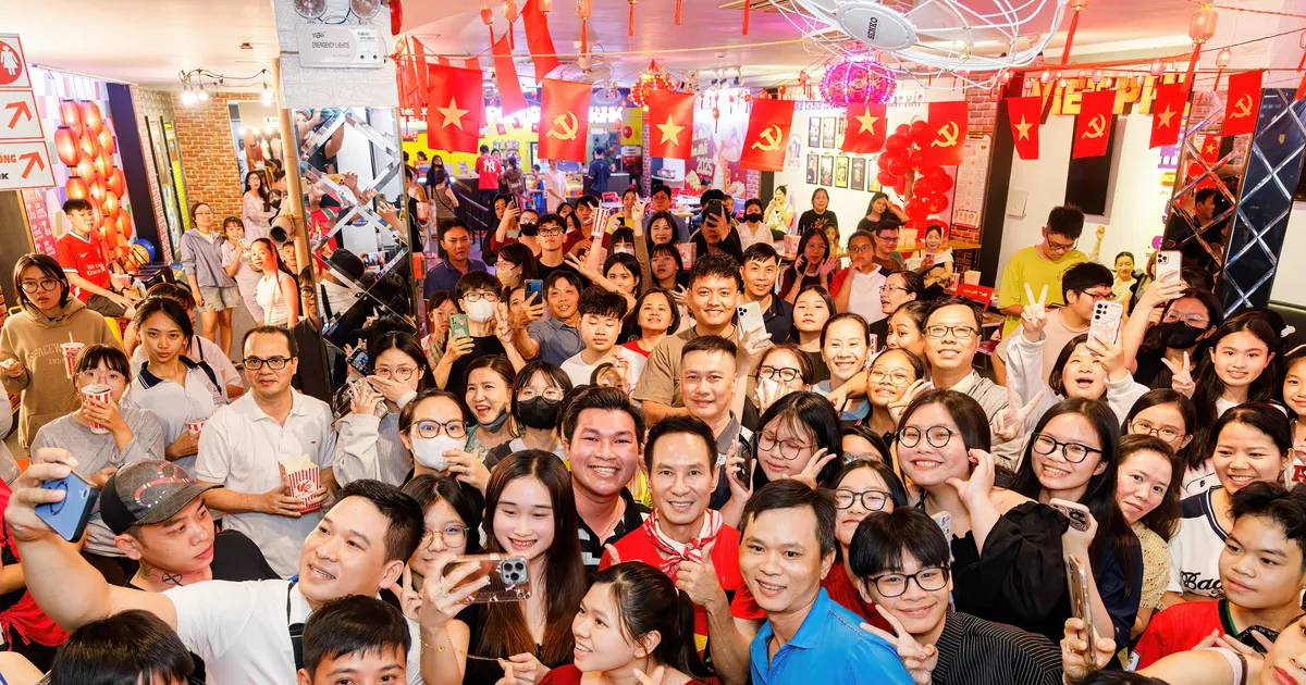 Đạo diễn Lý Hải tích cực tổ chức cinetour giao lưu với người hâm mộ Đạo diễn Lý Hải giao lưu với người hâm mộ