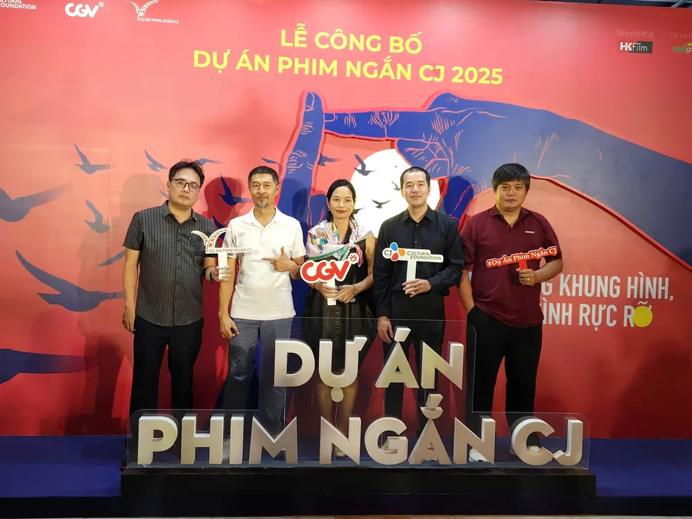 5 thành viên Hội đồng thẩm định tại cuộc thi năm nay 5 thành viên Hội đồng thẩm định tại cuộc thi năm nay